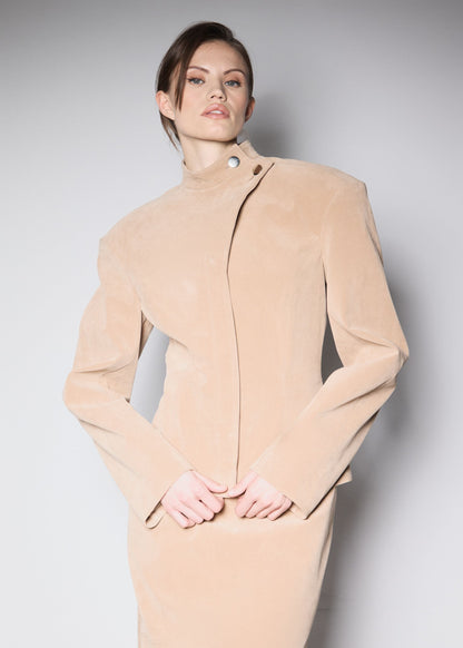 NY FITTED JACKET. BEIGE VEGAN SUIDE