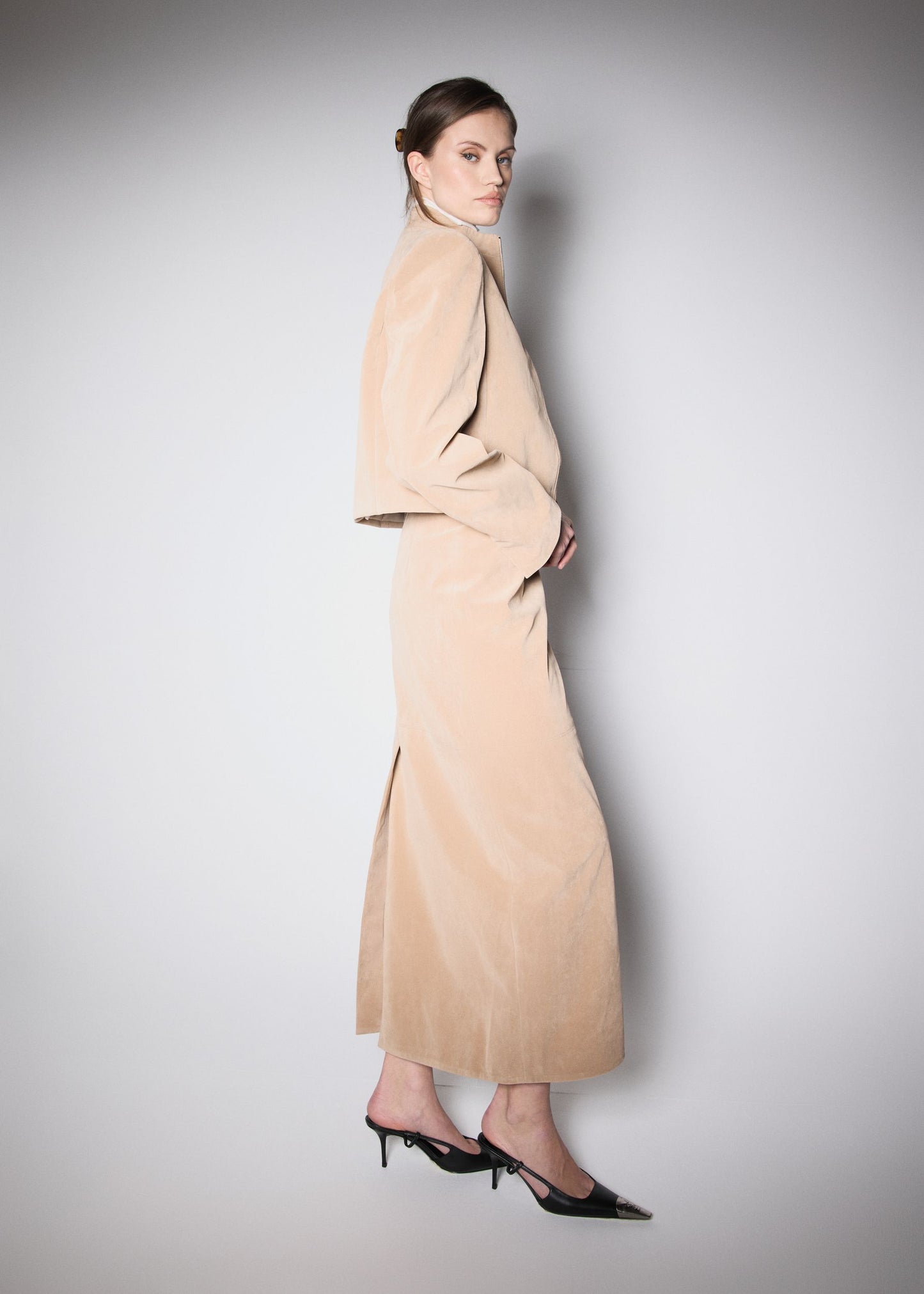 90’S JACKET. BEIGE VEGAN SUIDE