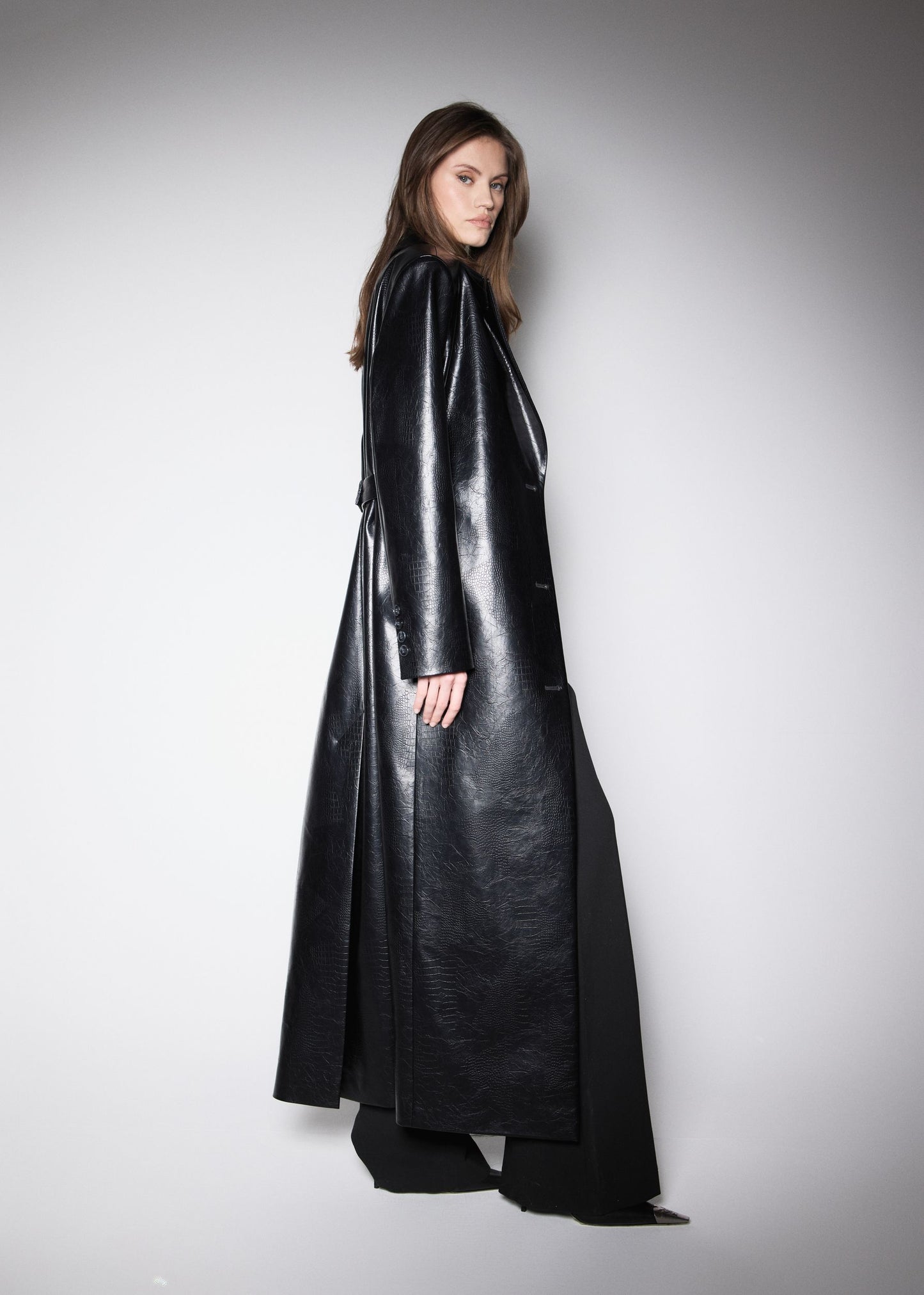 KENNEDY TRENCH. BLACK PREMIUM VEGAN CROCO LEATHER