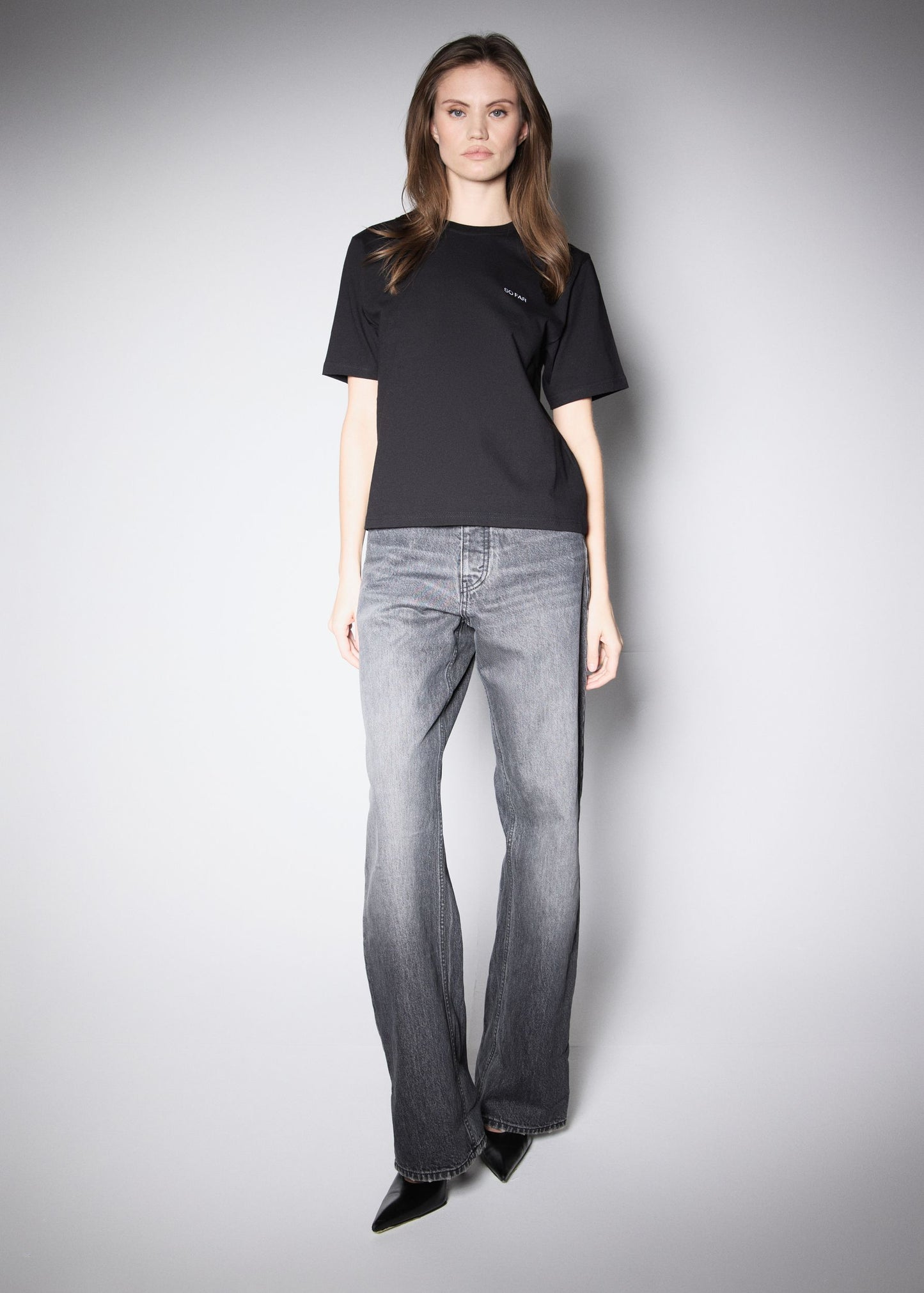 BLACK LOOSEFIT JEANS. UNISEX